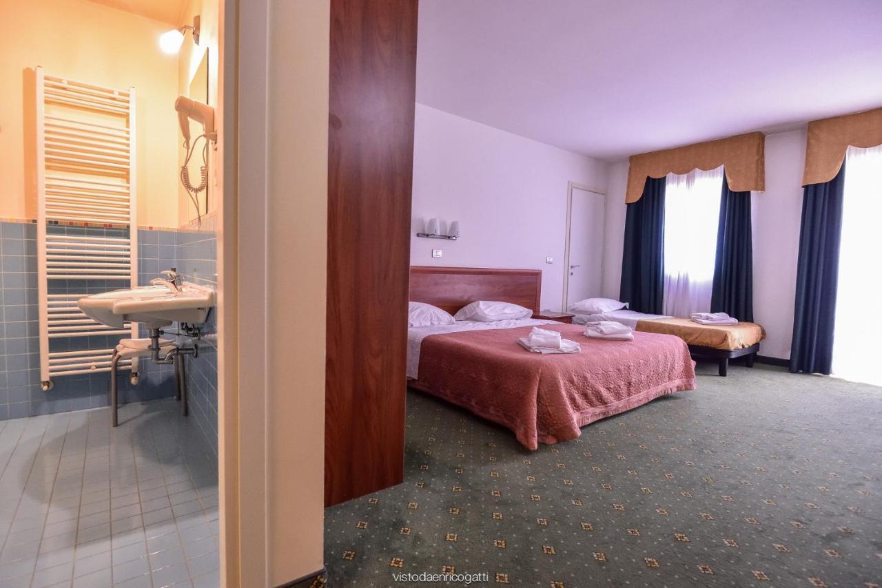 Standard Hotel Udine Pradamano Esterno foto