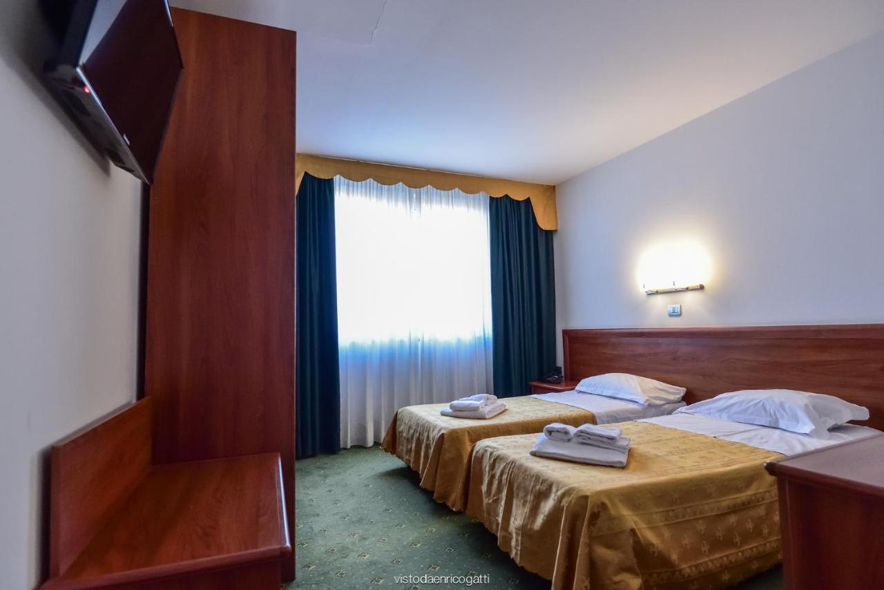 Standard Hotel Udine Pradamano Esterno foto